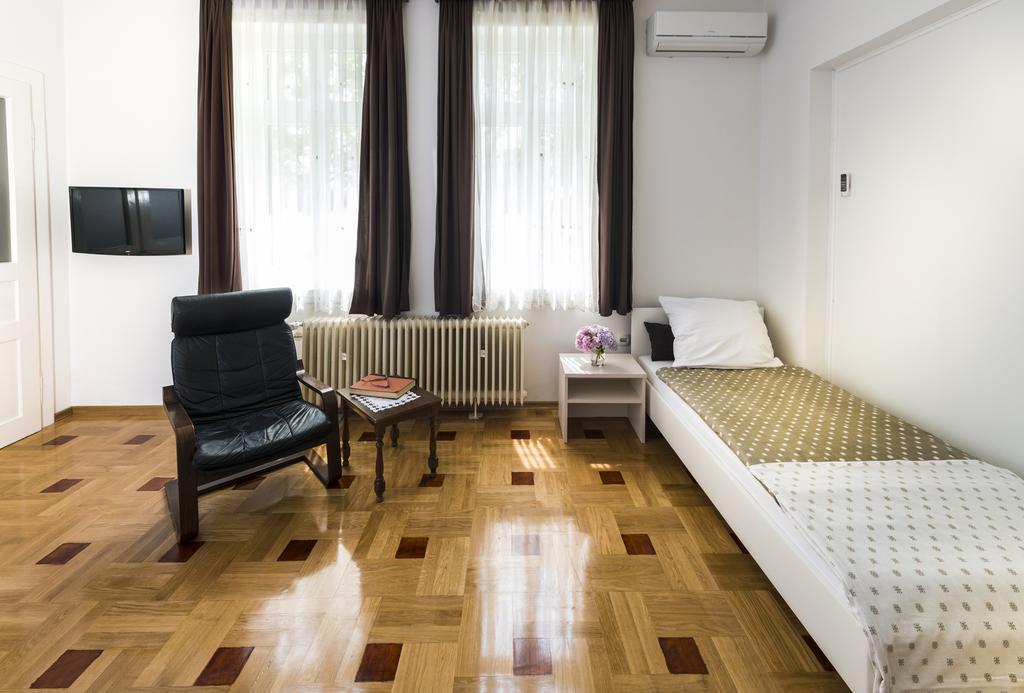 Vila Regina Rooms Karlovac Eksteriør billede
